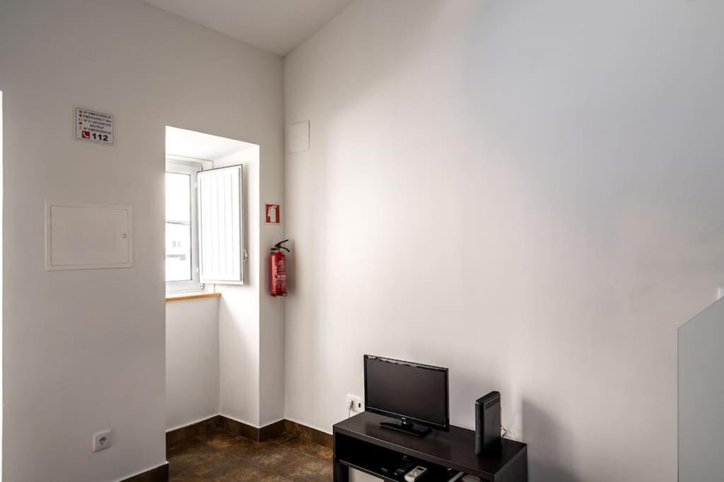 Charming Studio With Ac And Loft On Ground Floor Lisboa Exterior foto